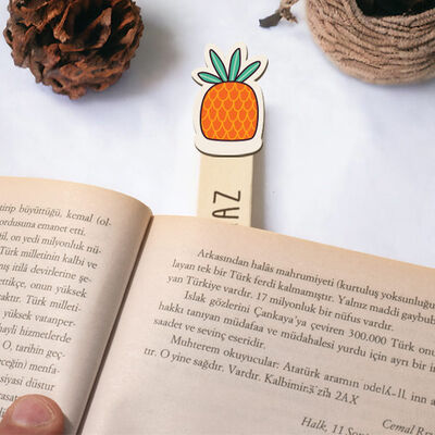 Ananas Simgeli İsimli Ahşap Kitap Okuma Ayracı - 1