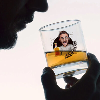 Çekici Erkek Karikatürlü Viski Bardağı - 3