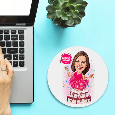 Doğum Günü Kutlayan Kadın Karikatürlü Mousepad - 2