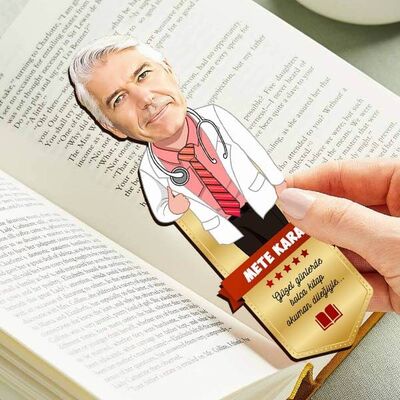 Erkek Doktor Karikatürlü Kitap Okuma Ayracı - 1