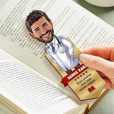 Erkek Doktor Karikatürlü Kitap Okuma Ayracı - 2