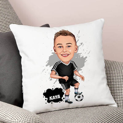 Futbol Aşığı Çocuk Karikatürlü Yastık - 1