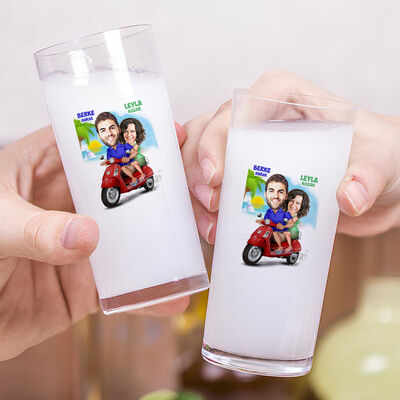 Gezgin Çift Karikatürlü İkili Rakı Bardağı Seti - 2