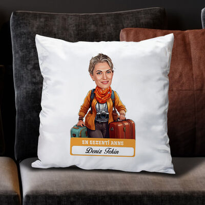 Gezmeyi Seven Anne Karikatürlü Yastık - 1