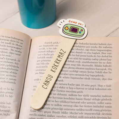 Joyistik İsimli Ahşap Kitap Okuma Ayracı - 4