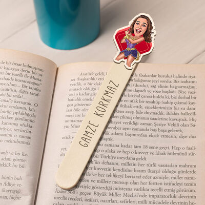 Kadın Kahraman Karikatürlü Çubuk Kitap Ayracı - 1