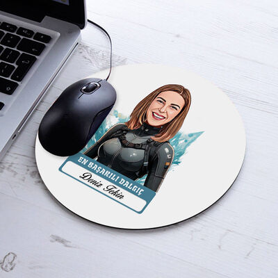 Karikatürlü En Başarılı Kadın Dalgıç Mousepad - 1