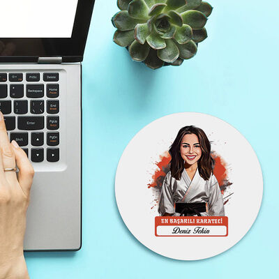 Karikatürlü En Başarılı Kadın Karateci Mousepad - 2