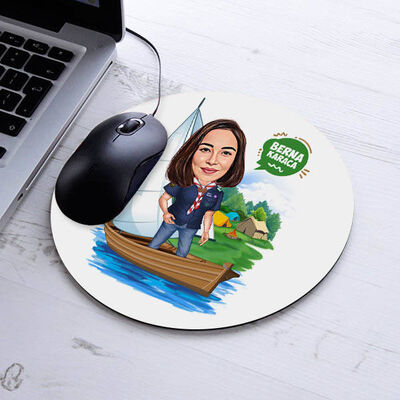Karikatürlü Sandaldaki Kadın Mousepad - 1
