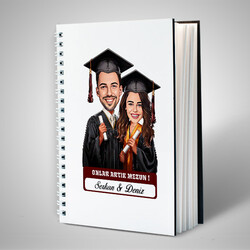 Karikatürlü Üniversiteli Erkek ve Kız Arkadaş Mezuniyet Defter