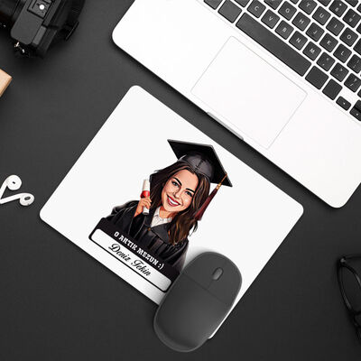Karikatürlü Üniversiteli Kız Öğrenci Mezuniyet Mousepad - 1