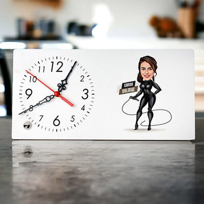 Kırbaçlı Deri Kıyafetli Kadın Karikatürlü Masa Saati - 1