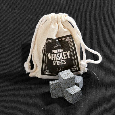 Kişiselleştirilebilir Viski Bardakları ve İçki Matarası Konsept Kutusu - 2