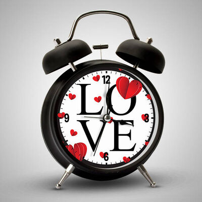 Love Tasarımlı Romantik Çalar Saat - 1