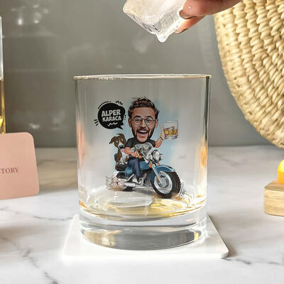 Motosikletli Erkek Karikatürlü Viski Bardağı - 2