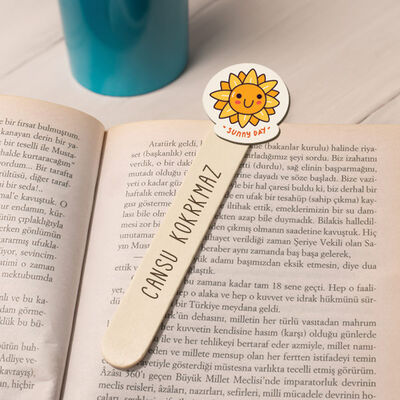 Mutlu Günler İsimli Ahşap Kitap Okuma Ayracı - 3