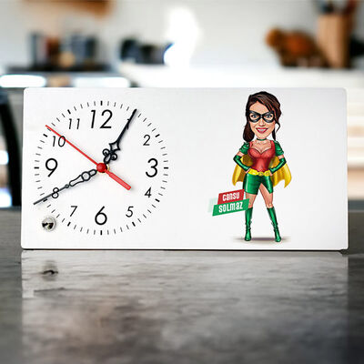 Pelerinli Süper Kahraman Kostümlü Kadın Karikatürlü Masa Saati - 1