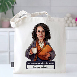 Rahatına Düşkün Anne Karikatürlü Bez Çanta - 1