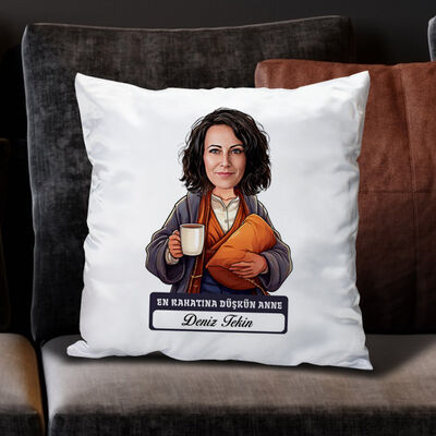 Rahatına Düşkün Anne Karikatürlü Yastık - 1