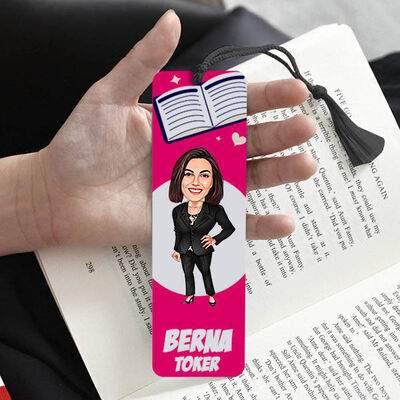 Siyah Takım Elbiseli Kadın Karikatürlü Püsküllü Kitap Ayracı - 1