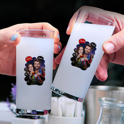 Süper Kahramanların Aşkı Karikatürlü İkili Rakı Bardağı Seti - 1
